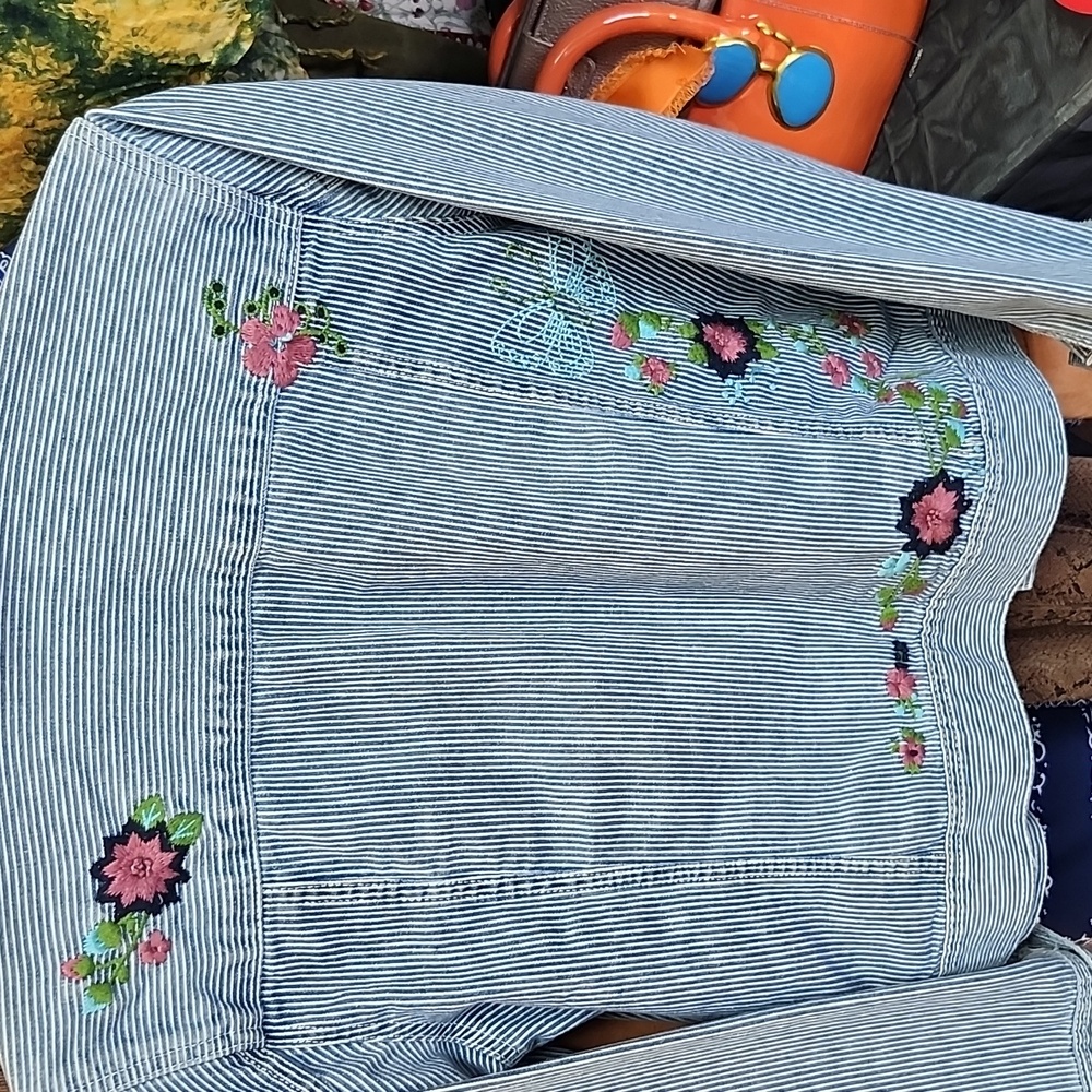 Vintage 2006 Christopher & Banks Retro Pinstripe Floral Embroidered Denim Trucke - Picture 5 of 5